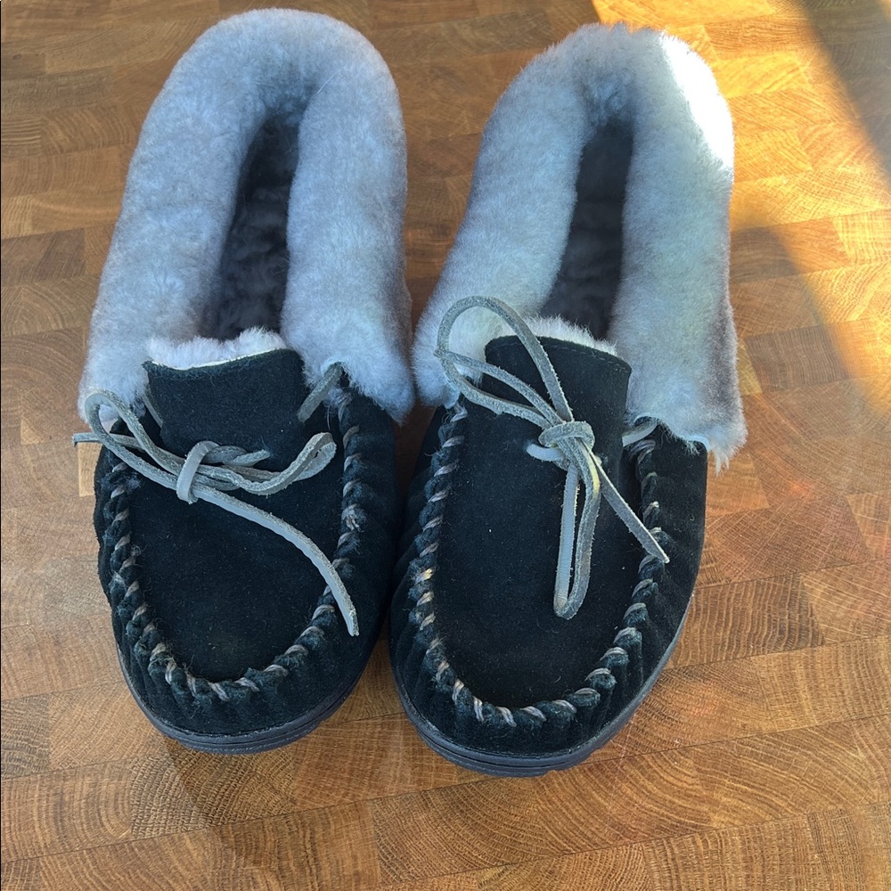 L.L. Bean Cozy Black Suede Moccasin Slippers